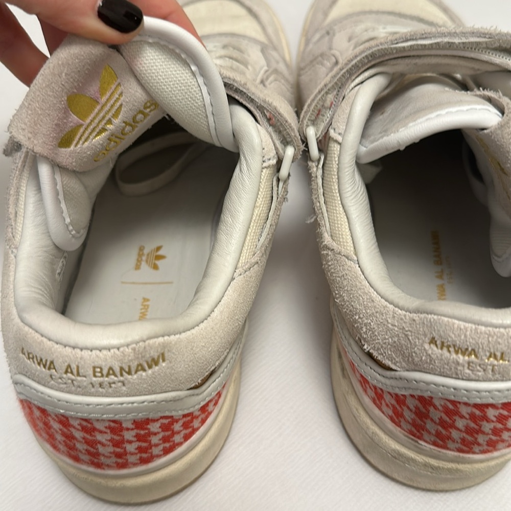 SICKEST ADIDAS!!!! - Picture 5 of 6